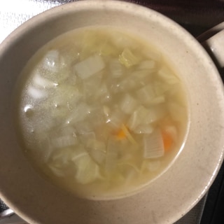 離乳食　いりこと昆布出汁で野菜スープ